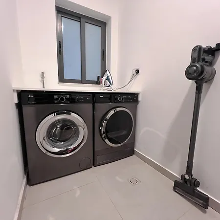Spacious 2br By Spinola Bay - St Julians