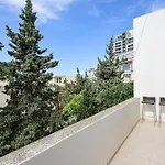 Spacious 2br By Spinola Bay - St Julians