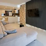 Daire Spacious 2br By Spinola Bay - St Julians