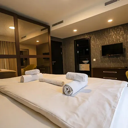 Spacious 2br By Spinola Bay - St Julians * سانت جوليان
