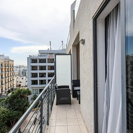 Spacious 2br By Spinola Bay - St Julians St. Julian's
