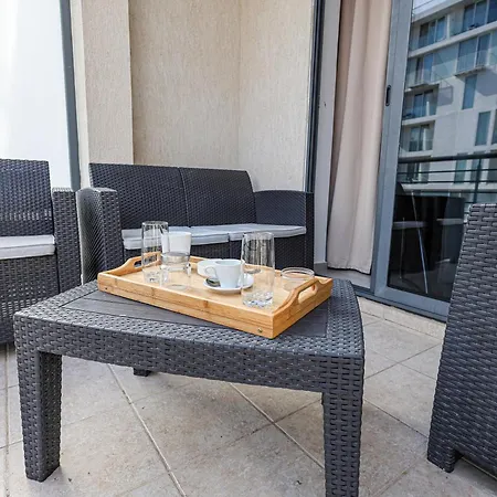 شقة Spacious 2br By Spinola Bay - St Julians سانت جوليان