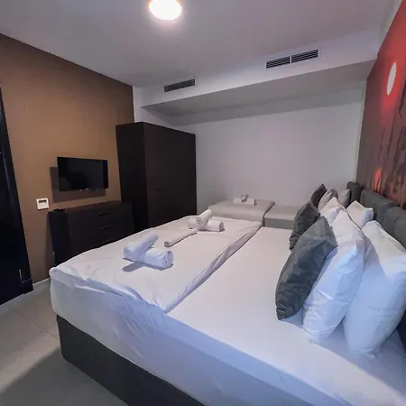 Spacious 2Br By Spinola Bay - St Julians Apartment