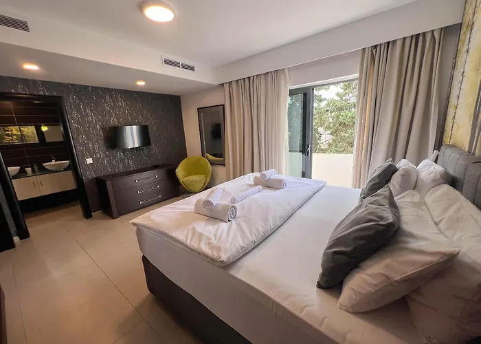 Spacious 2Br By Spinola Bay - St Julians Apartment San Ġiljan