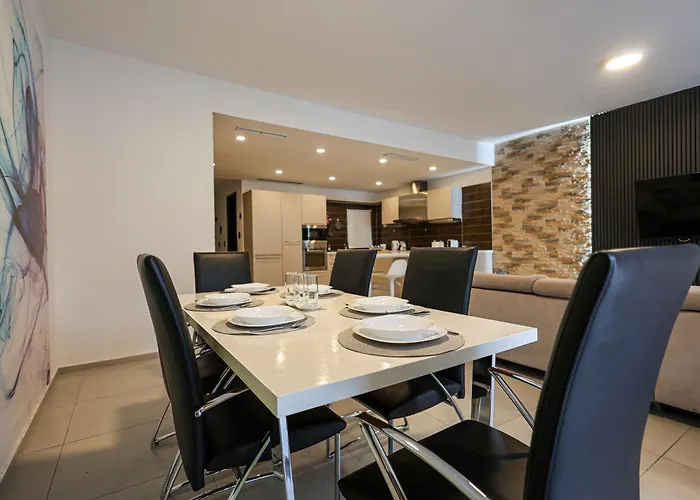 Spacious 2Br By Spinola Bay - St Julians Apartment *