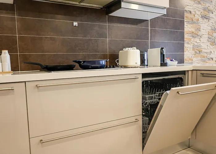 Spacious 2Br By Spinola Bay - St Julians Apartment