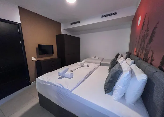 Spacious 2Br By Spinola Bay - St Julians Apartment