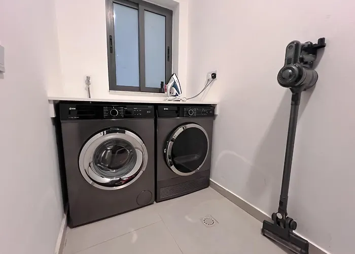 Spacious 2Br By Spinola Bay - St Julians