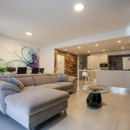 Spacious 2br By Spinola Bay - St Julians Apartment San Ġiljan