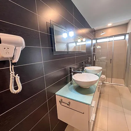 Apartament Modern 2br In St Julians - Ideal For Work & Long